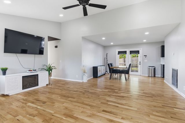 2068 Shawnee Ln, Greenbrier, TN 37073