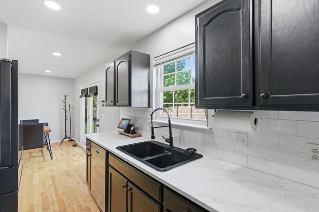 2068 Shawnee Ln, Greenbrier, TN 37073