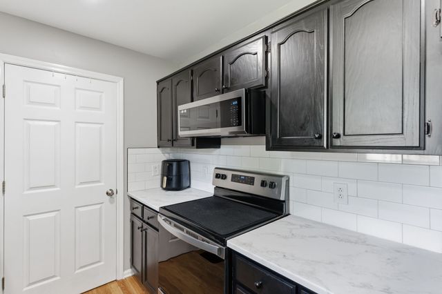 2068 Shawnee Ln, Greenbrier, TN 37073
