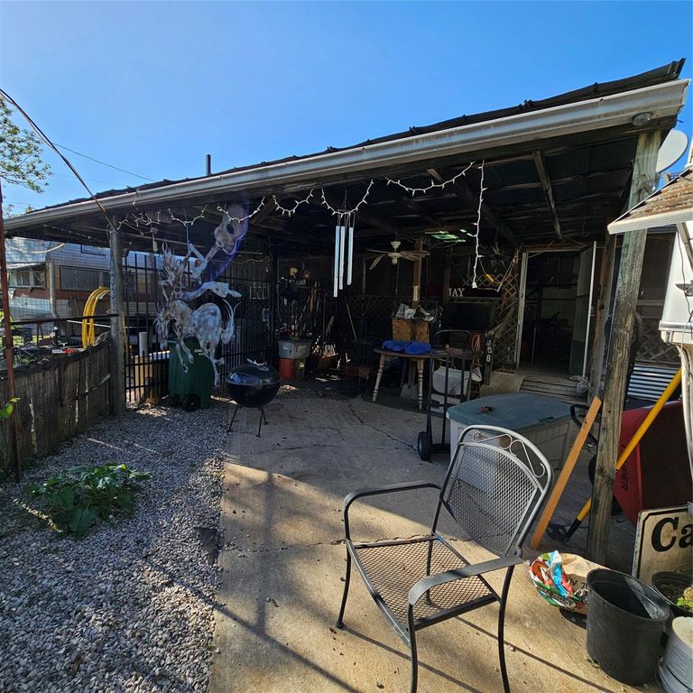 106 Walnut DR, Austin, TX 78753