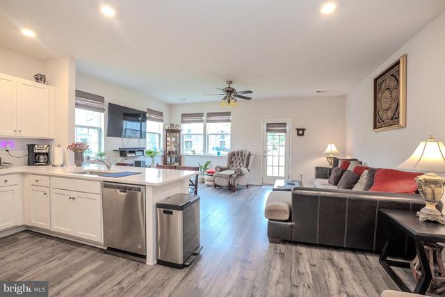 1 ARLOTTA ST, Glassboro, NJ 08028