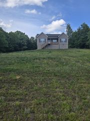 2650 N Hurricane Creek Rd, Mc Ewen, TN 37101