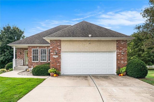 1119 SW Hoke Drive, Lee's Summit, MO 64081