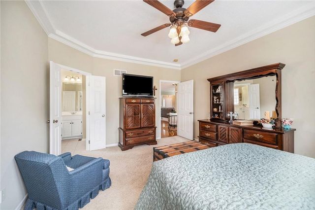 1119 SW Hoke Drive, Lee's Summit, MO 64081