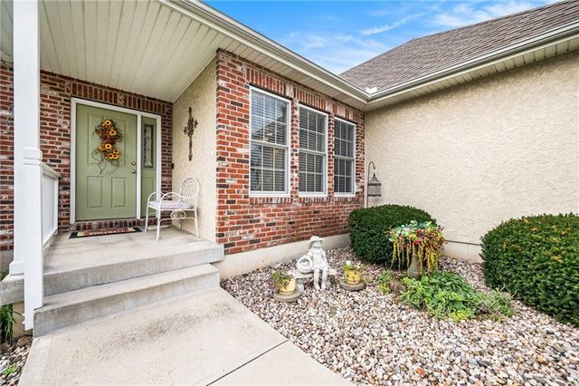 1119 SW Hoke Drive, Lee's Summit, MO 64081