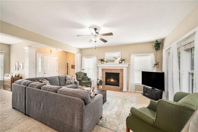 1119 SW Hoke Drive, Lee's Summit, MO 64081