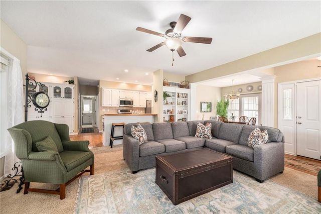 1119 SW Hoke Drive, Lee's Summit, MO 64081