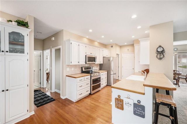 1119 SW Hoke Drive, Lee's Summit, MO 64081