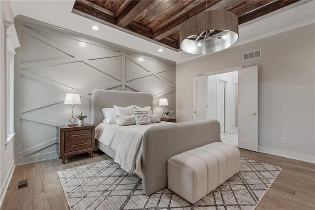 4363 NE Hideaway Drive, Lee's Summit, MO 64064