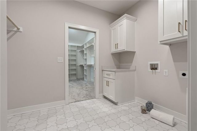 4363 NE Hideaway Drive, Lee's Summit, MO 64064
