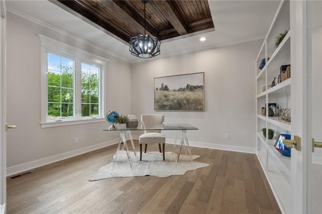 4363 NE Hideaway Drive, Lee's Summit, MO 64064