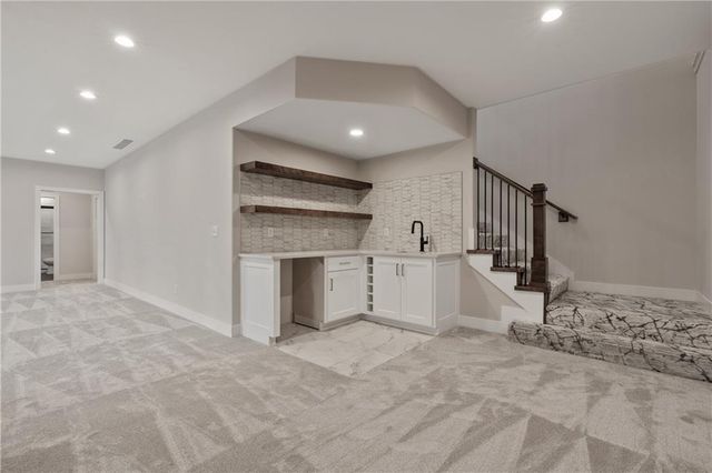 4363 NE Hideaway Drive, Lee's Summit, MO 64064