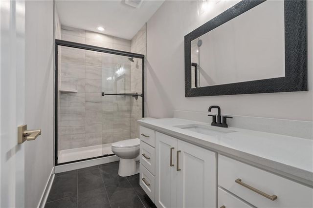 4363 NE Hideaway Drive, Lee's Summit, MO 64064