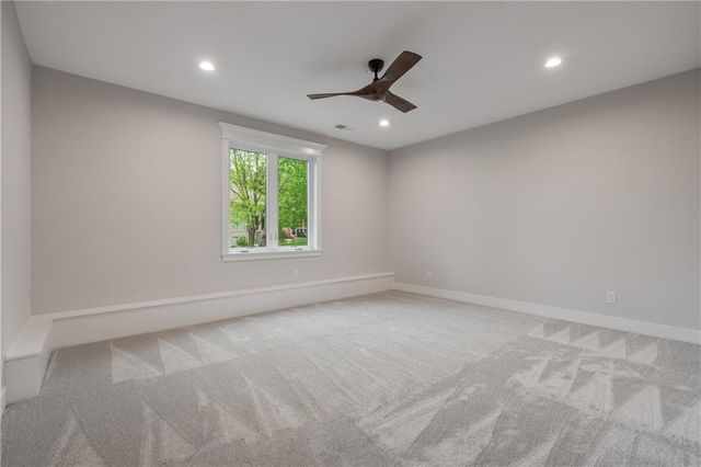 4363 NE Hideaway Drive, Lee's Summit, MO 64064