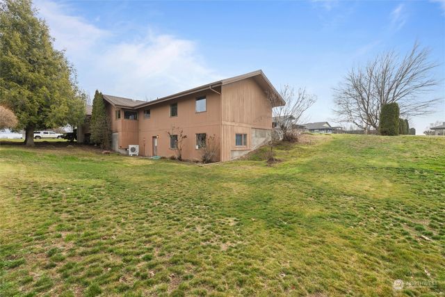 2489 Country Club Road, Walla Walla, WA 99362