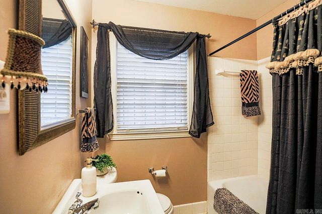 8508 N Rodney Parham, Little Rock, AR 72205