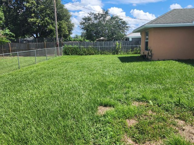 425 SW Mccomb Avenue, Port St. Lucie, FL 34953