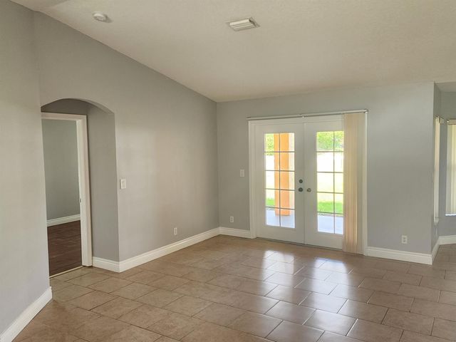 425 SW Mccomb Avenue, Port St. Lucie, FL 34953
