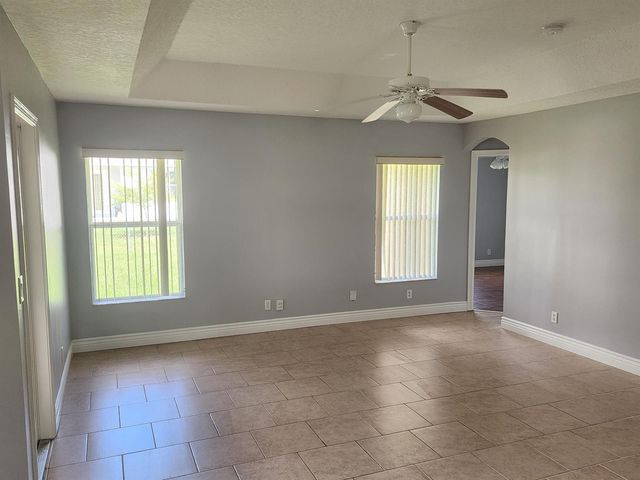 425 SW Mccomb Avenue, Port St. Lucie, FL 34953