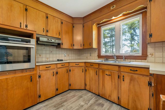 108 River Road, Bow, NH 03304