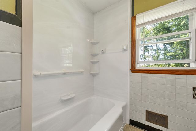 108 River Road, Bow, NH 03304