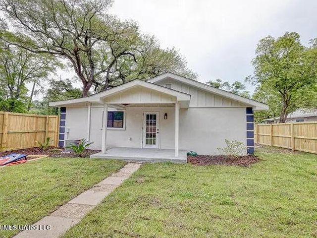 205 Watts Street, Bay Saint Louis, MS 39520