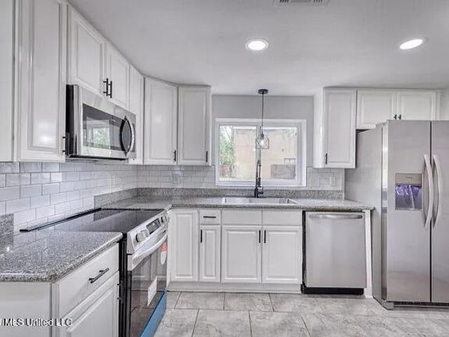 205 Watts Street, Bay Saint Louis, MS 39520