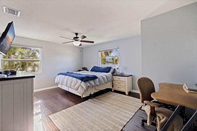 3901 14TH STREET NE, St Petersburg, FL 33703