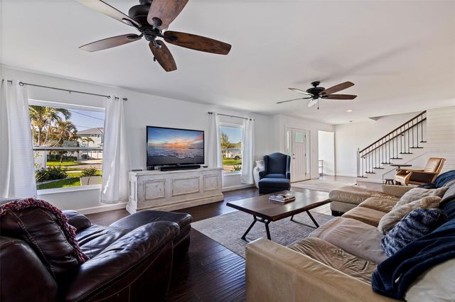 3901 14TH STREET NE, St Petersburg, FL 33703