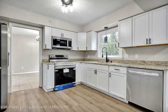 1325 Shaffer Court, Lansing, MI 48917
