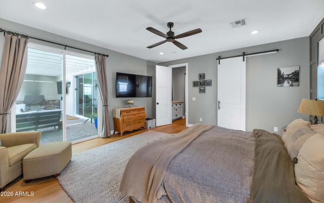 5321 E Earll Drive, Phoenix, AZ 85018