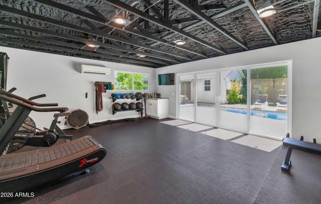 5321 E Earll Drive, Phoenix, AZ 85018