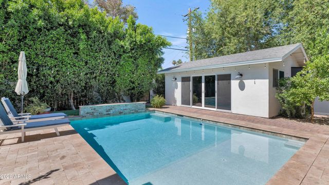 5321 E Earll Drive, Phoenix, AZ 85018