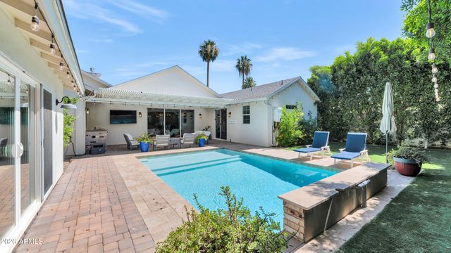 5321 E Earll Drive, Phoenix, AZ 85018