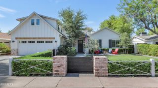 5321 E Earll Drive, Phoenix, AZ 85018