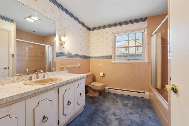 31 Locke Ave, Athol, MA 01331