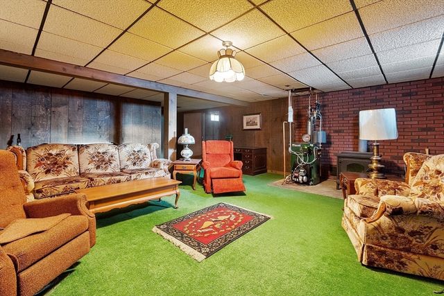 31 Locke Ave, Athol, MA 01331