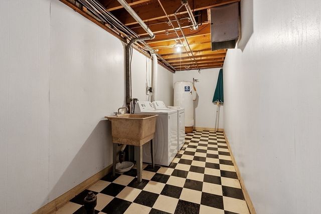 31 Locke Ave, Athol, MA 01331