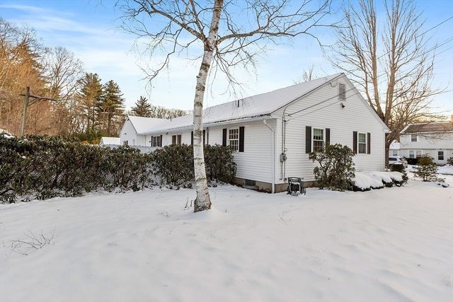31 Locke Ave, Athol, MA 01331