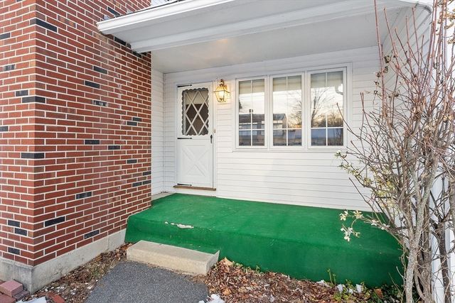 31 Locke Ave, Athol, MA 01331