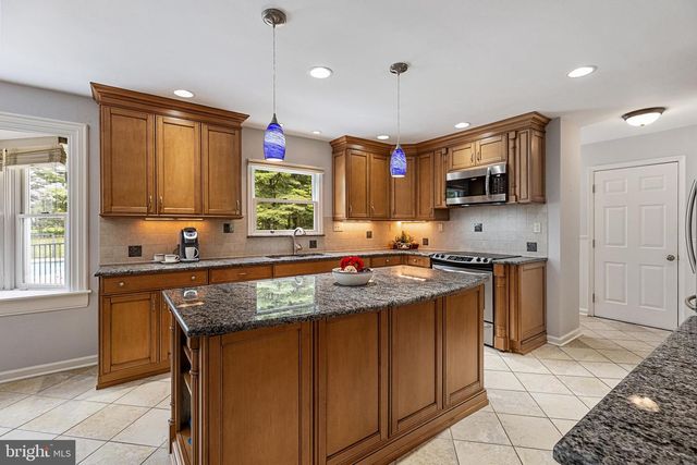 49 SARATOGA DR, West Windsor, NJ 08550