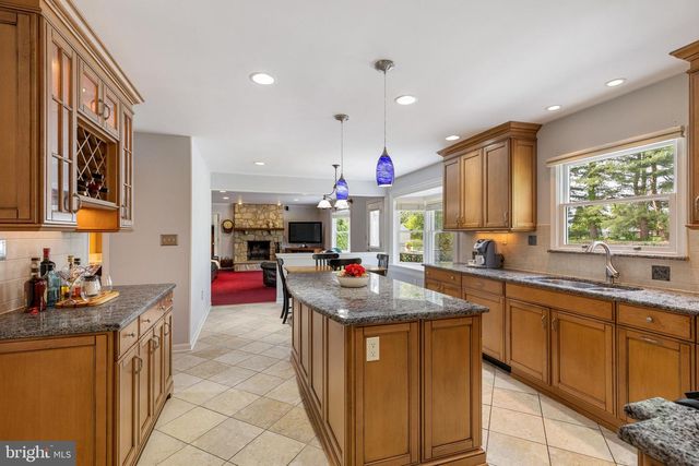 49 SARATOGA DR, West Windsor, NJ 08550