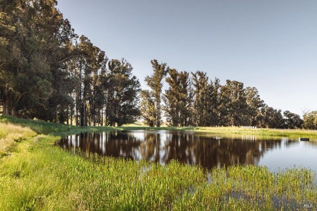 5215 Lakeville Hwy, Petaluma, CA 94954