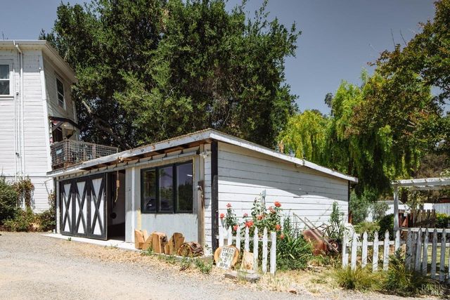 5215 Lakeville Hwy, Petaluma, CA 94954