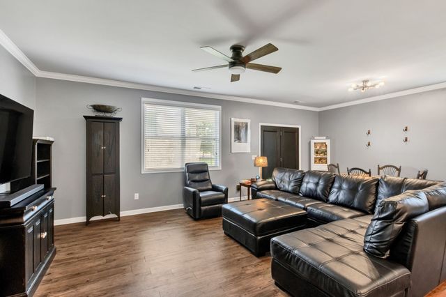3713 Sweetbriar Ave, Murfreesboro, TN 37128