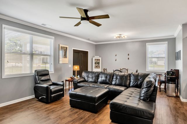 3713 Sweetbriar Ave, Murfreesboro, TN 37128