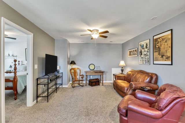 3713 Sweetbriar Ave, Murfreesboro, TN 37128