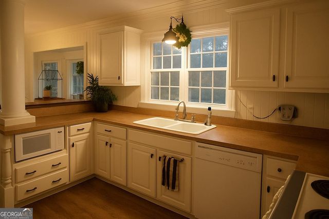 102 Willowcrest Way, Lagrange, GA 30240