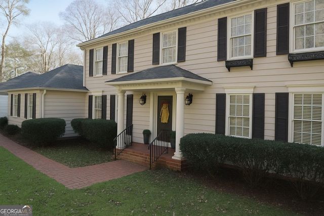 102 Willowcrest Way, Lagrange, GA 30240