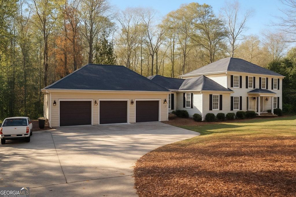 102 Willowcrest Way, Lagrange, GA 30240